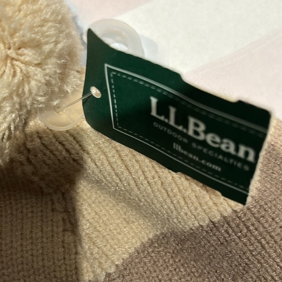 Pistil Woman’s Matisse Pom Hat - Picture 4 of 5